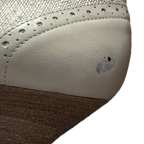 Nine West Woman's Wingtips sz 7Mwith Heels and Laces. One flaw/Pics EUC - Picture 6 of 9